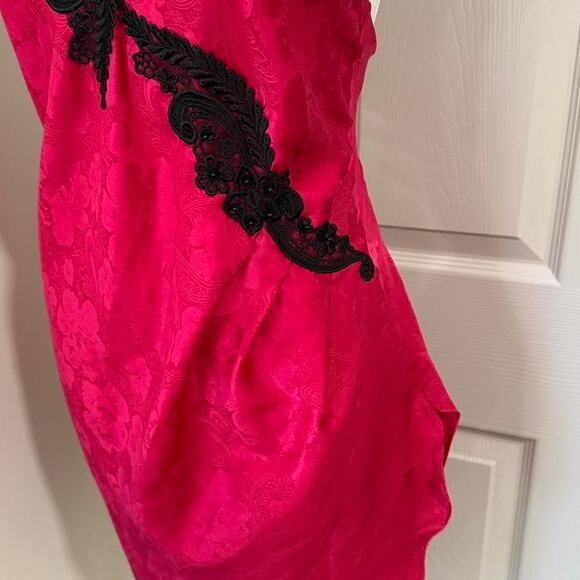 VTG 80s Victoria's Secret Bright Pink/Red Floral Black Beaded Lace Lingerie Slip - Picture 3 of 8